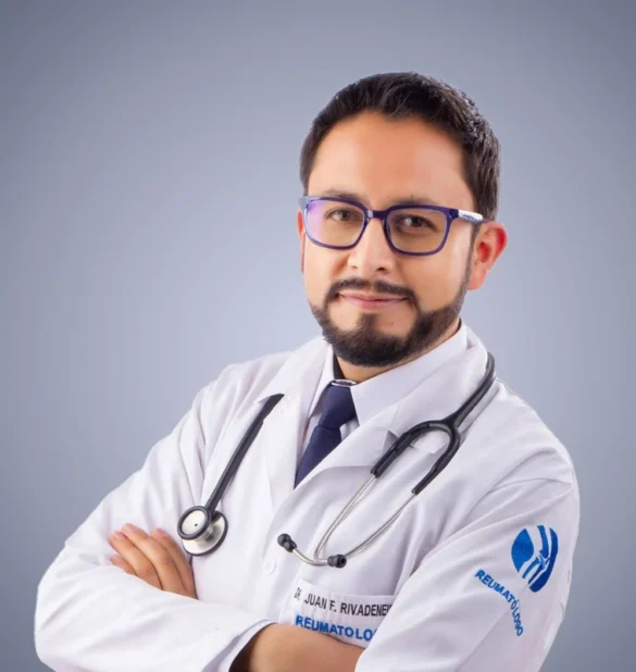 dr-juan-rivadeneira-reumatologo-latacunga
